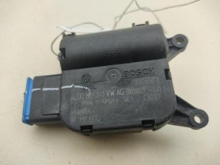 моторчик заслонки печки Volkswagen Golf 5 поколение 2007, 1.4 л., бензин, МКПП, чёрный, универсал, 1K0907511C