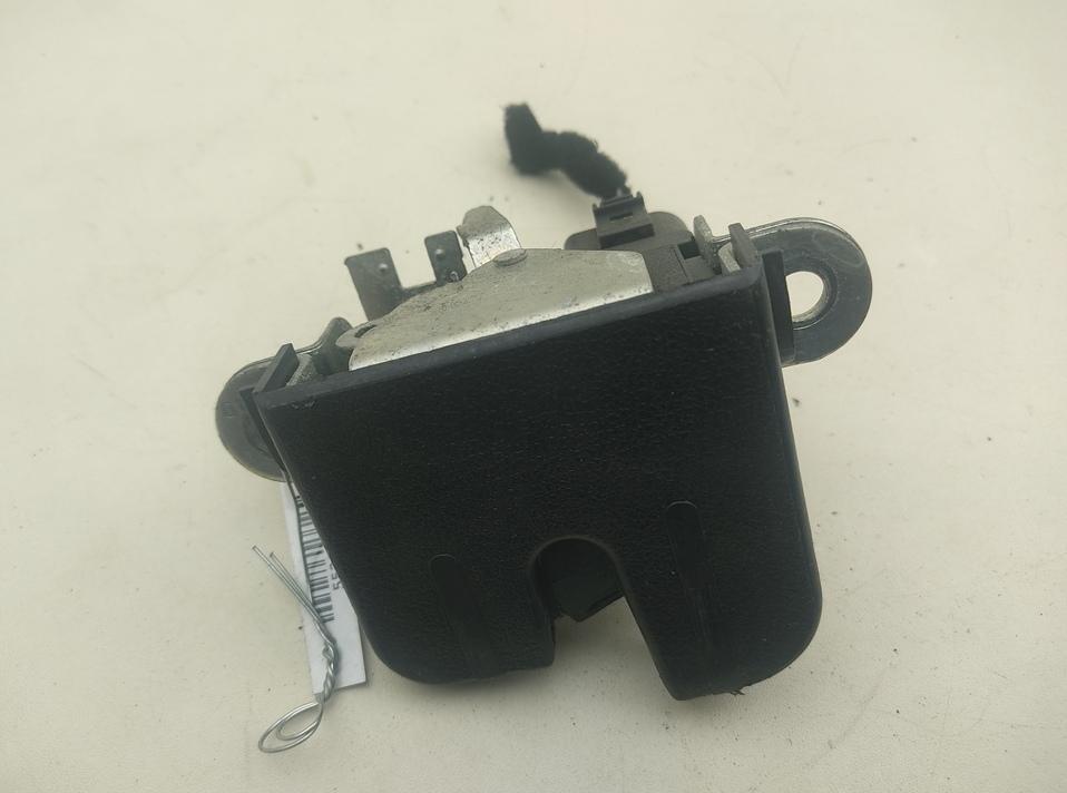 замок багажника Volkswagen Touran 1 поколение 2005, минивэн, 1T0827505C - фото №1