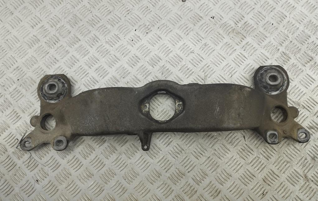 кронштейн КПП Audi A4 B7 2006, 2.0 л., TFSI, бензин, МКПП, чёрный, универсал, 8E0399263AL