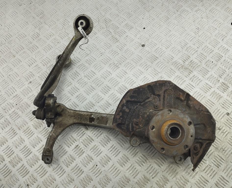 Кулак (корпус ступицы) передний правый Audi A4 B6 2002, 2.0 л., бензин, МКПП, синий, универсал, 8E0407242 - фото №1