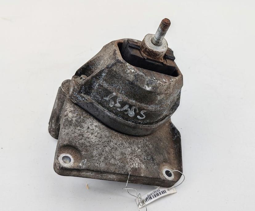 подушка крепления двигателя BMW 5 E60/E61 2003, 3.0 л., бензин, АКПП, серый, седан, 6761089
