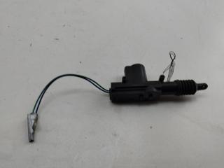 активатор замка багажника Ford Maverick 2001, 2.0 л., бензин, МКПП, чёрный, внедорожник 5 дв.