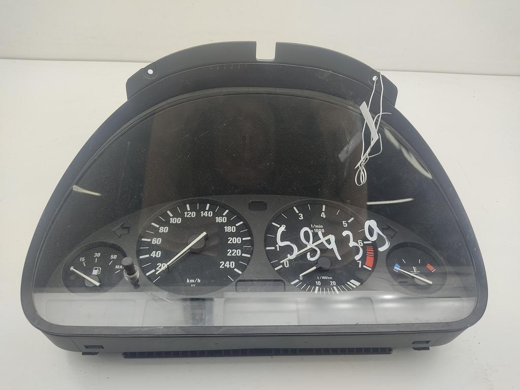 приборная панель BMW 5 E39 1999, 2.0 л., бензин, МКПП, чёрный, седан, 8381195