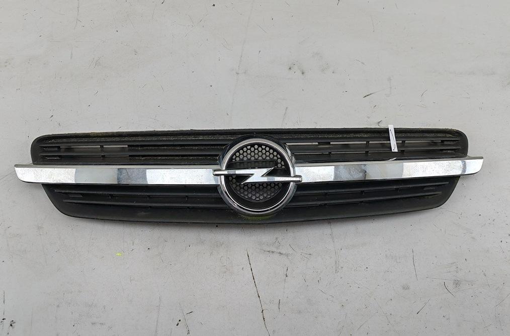 решетка радиатора Opel Meriva A 2004, красный, минивэн, 13117843