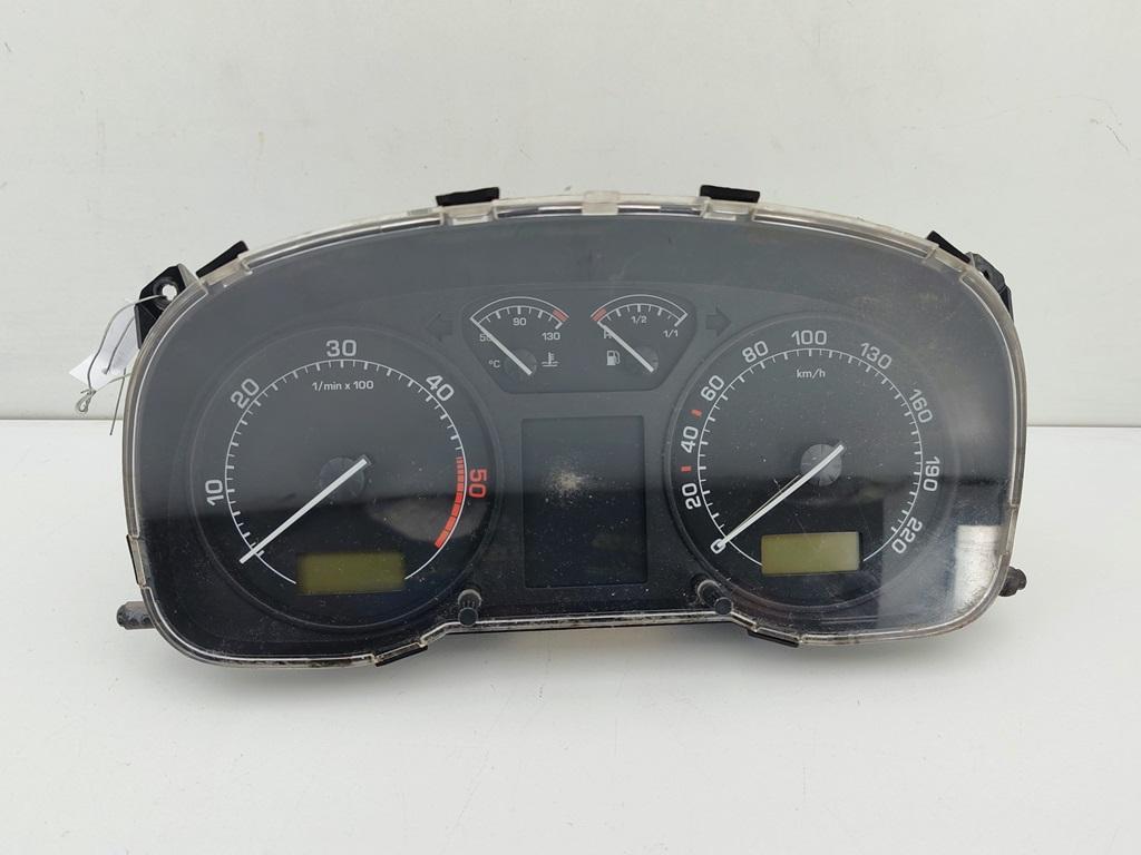 приборная панель Skoda Octavia mk1 (A4 1U) 2000, 1.9 л., дизель, МКПП, серый, универсал, 1U0920810F
