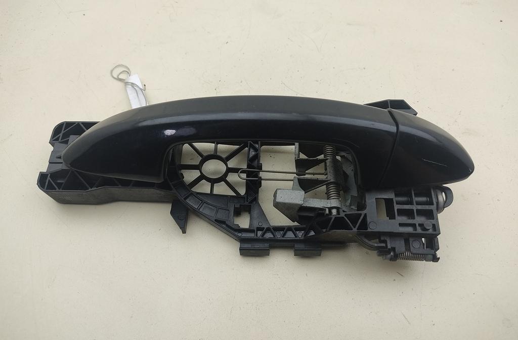 ручка наружная передняя правая Volkswagen Passat B6 2009, 1.4 л., бензин, АКПП, чёрный, универсал, 3C0837886