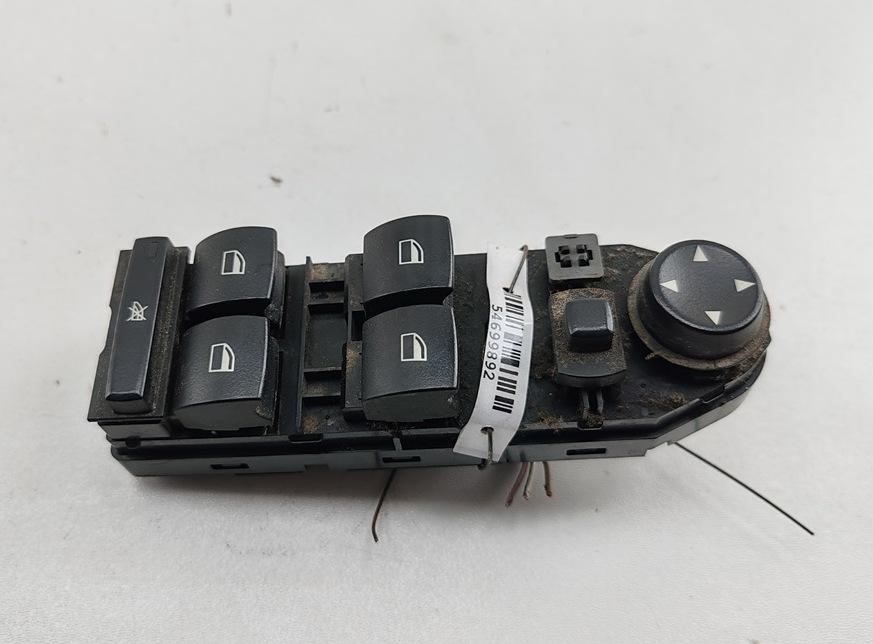 блок управления стеклоподъемниками BMW 5 серия E60/E61 2004, 2.5 л., дизель, АКПП, серый, универсал, 6943241 - фото №1