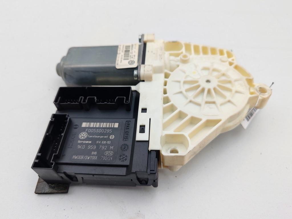 моторчик стеклоподъемника передний правый Volkswagen Passat B6 2007, 2.0 л., дизель, МКПП, синий, универсал, 1K0959792M