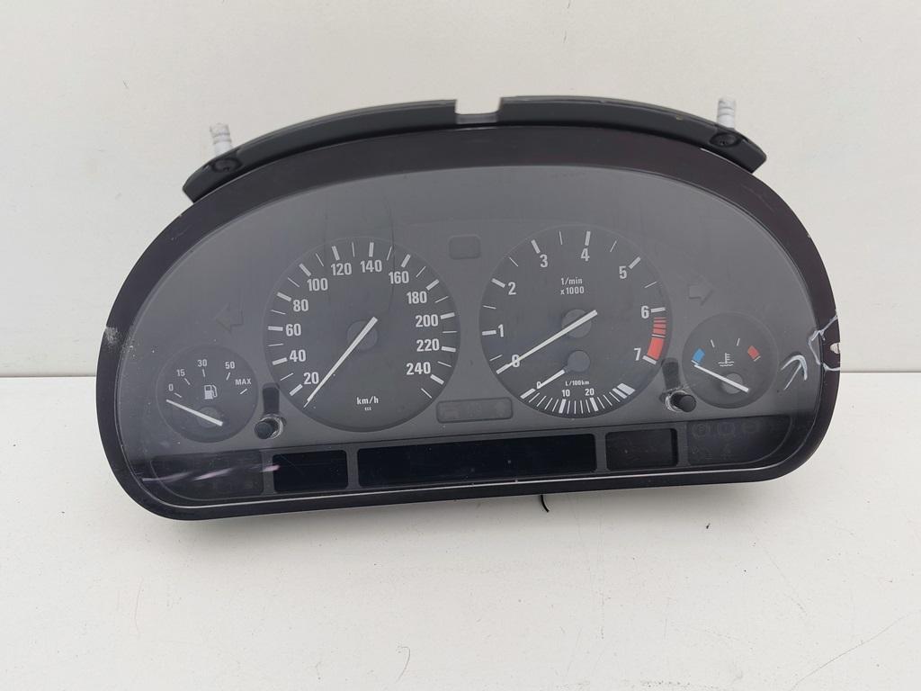 приборная панель BMW 5 E39 2003, 2.5 л., бензин, МКПП, серый, универсал, 6914884