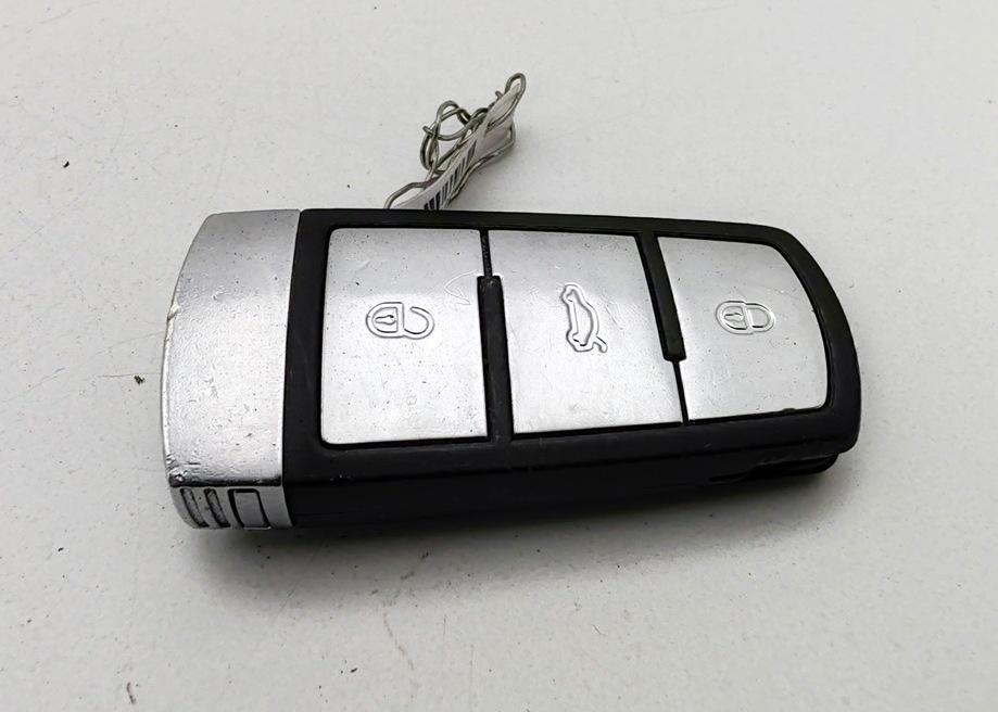 ключ Volkswagen Passat B6 2009, 1.8 л., бензин, МКПП, чёрный, универсал