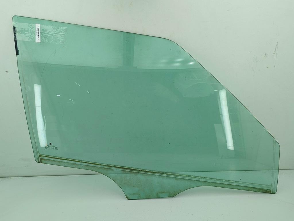 стекло двери передней правой Skoda Fabia mk2 (5J) 2011, 1.2 л., бензин, МКПП, красный, хетчбэк 5 дв.