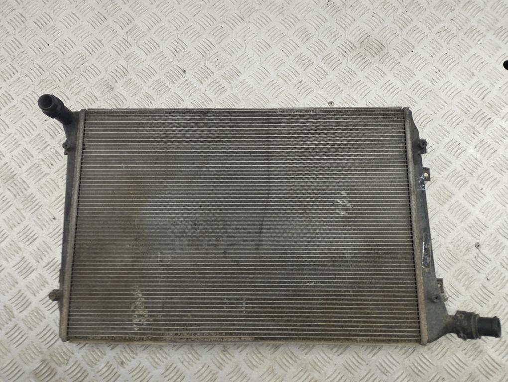 радиатор охлаждения Volkswagen Passat B6 2007, 2.0 л., дизель, МКПП, серый, седан