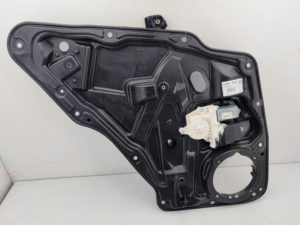 стеклоподъемник электрический задний левый Volkswagen Tiguan 2014, 2.0 л., дизель, МКПП, серый, внедорожник 5 дв., 5N0839461A