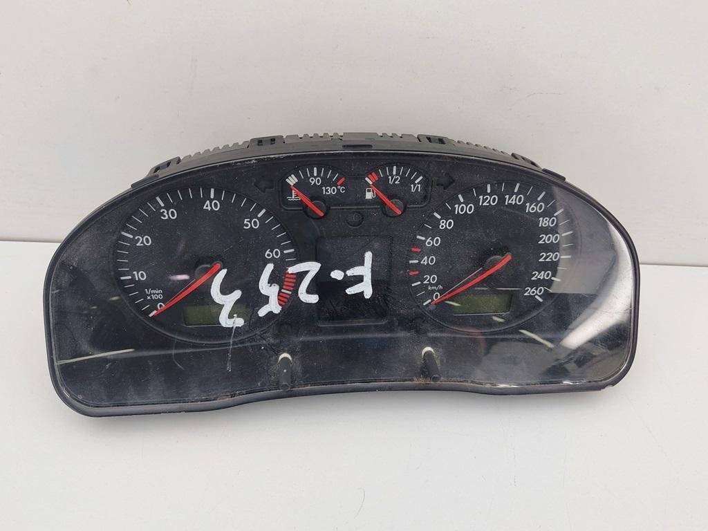 приборная панель Volkswagen Passat B5 1999, 1.6 л., бензин, МКПП, серый, универсал, 3B0920822