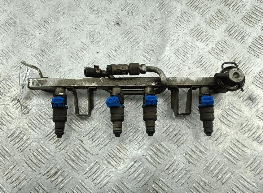 Форсунка топливная (комплект) Volkswagen Passat B5 2000, 1.6 л., бензин, МКПП, красный, универсал, 06B133551L