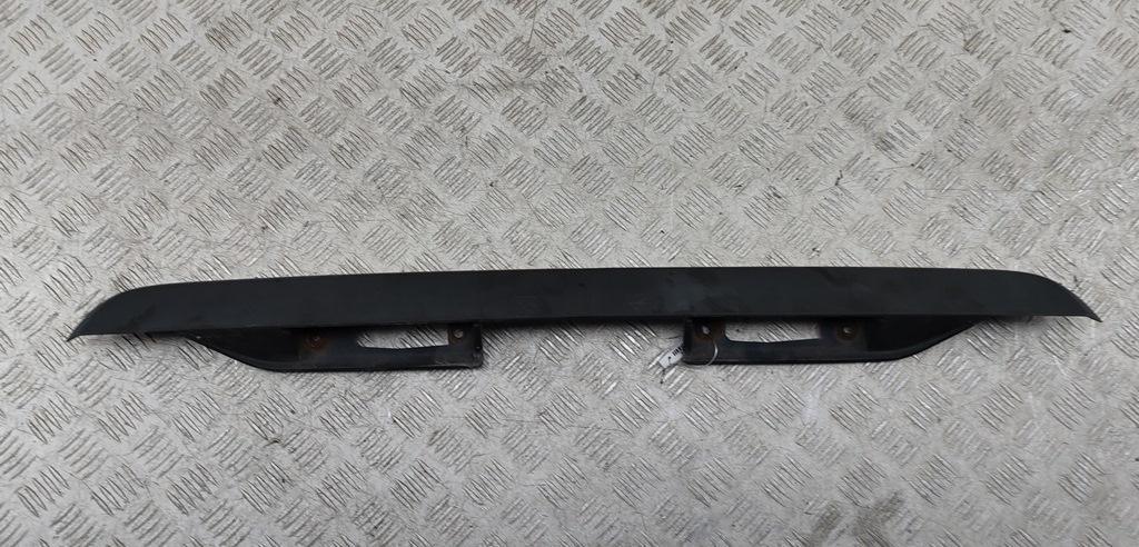 накладка подсветки номера Ford Maverick 2001, 2.0 л., бензин, МКПП, чёрный, внедорожник 5 дв., YL8478425A22