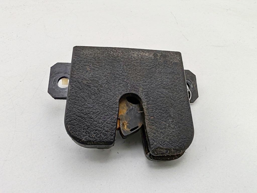 замок багажника Volkswagen Passat B5 1998, универсал, 3B9827505C