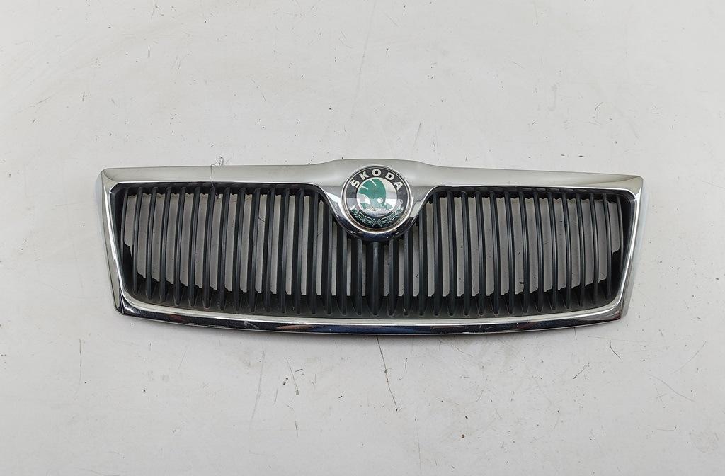 решетка радиатора Skoda Octavia mk2 (A5 1Z) 2006, зелёный, универсал, 1Z0853668