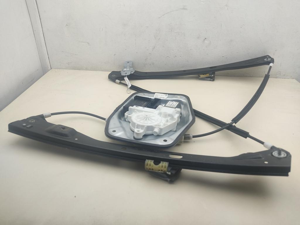 стеклоподъемник электрический передний левый Volkswagen Jetta 2008, 1.9 л., дизель, МКПП, серый, седан, 1K5837401AJ.1K5837461B
