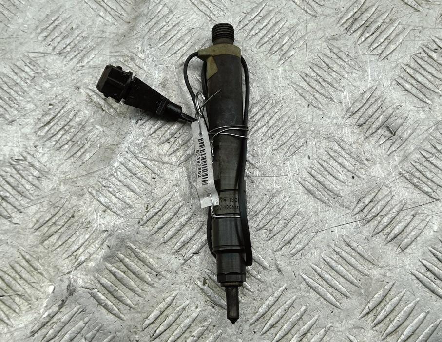 форсунка Volkswagen Transporter T4 1997, 2.5 л., дизель, МКПП, синий, микроавтобус, 074130202A