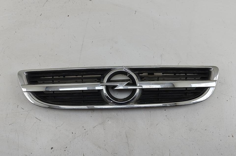 решетка радиатора Opel Zafira A 2003, синий, минивэн, 24453538