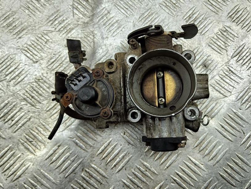заслонка дроссельная Mitsubishi Carisma 1998, 1.6 л., бензин, МКПП, серый, хетчбэк 5 дв.