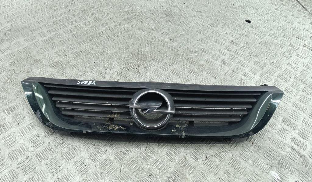 решетка радиатора Opel Vectra B 1997, зелёный, универсал, 90505722
