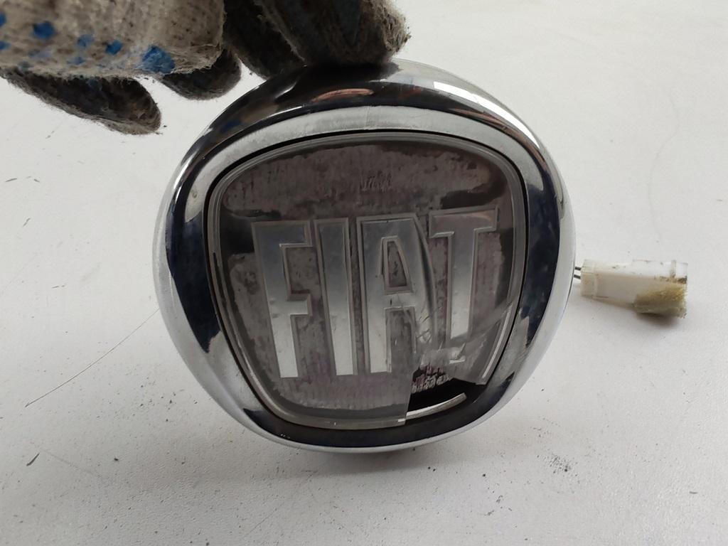 кнопка открытия багажника Fiat Bravo 2007, 1.4 л., бензин, МКПП, серый, хетчбэк 5 дв., 55701971