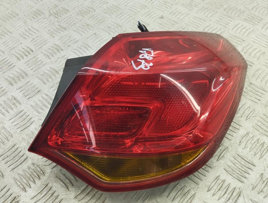 фонарь задний правый Opel Astra J 2010, 2.0 л., дизель, МКПП, чёрный, хетчбэк 5 дв. - фото №1