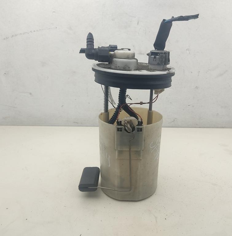 датчик уровня топлива Toyota Avensis 2 поколение (T250) 2004, 2.0 л., дизель, МКПП, чёрный, универсал - фото №1