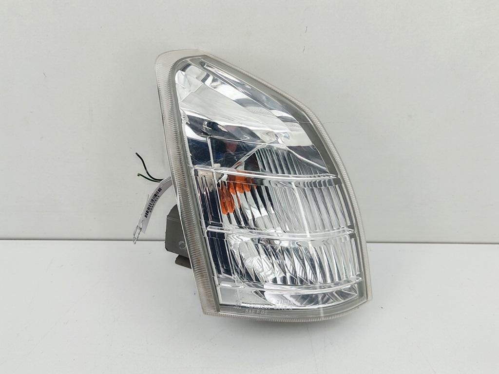 Поворотник (указатель поворота) правый Nissan X-Trail T30 2006, 2.2 л., дизель, МКПП, чёрный, внедорожник 5 дв.