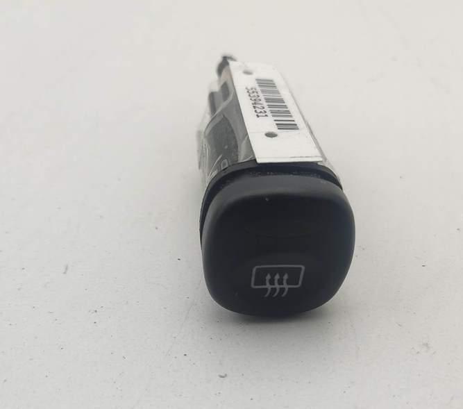 кнопка обогрева заднего стекла Ford Maverick 2001, 2.0 л., бензин, МКПП, чёрный, внедорожник 5 дв., YL8418704