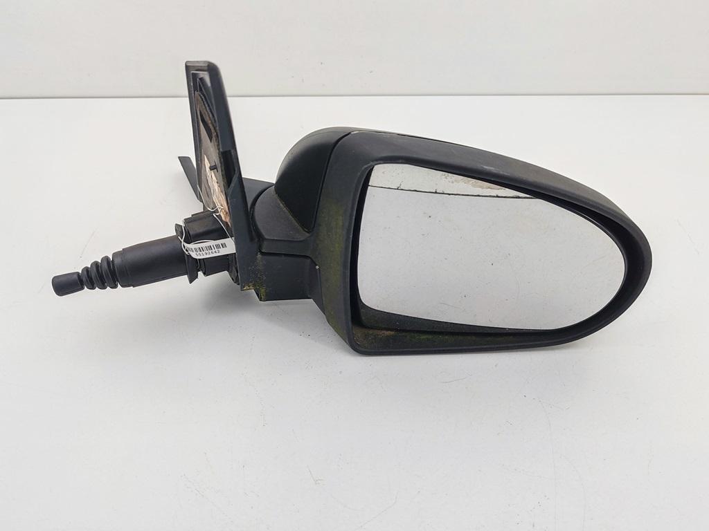 зеркало правое Mitsubishi Colt 2008, 1.1 л., бензин, МКПП, белый, хетчбэк 3 дв., 232678003