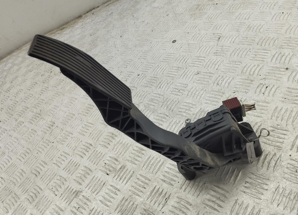 педаль Opel Zafira B 2005, 1.8 л., бензин, МКПП, серый, минивэн, 9202341