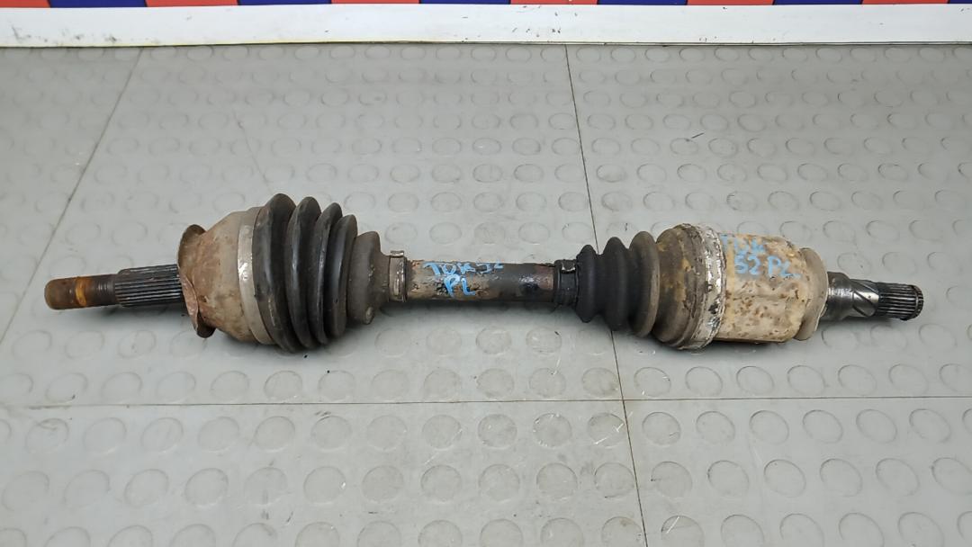 полуось передняя левая (приводной вал, ШРУС) Nissan Navara 2006, 2.5 л., дизель, МКПП, пикап