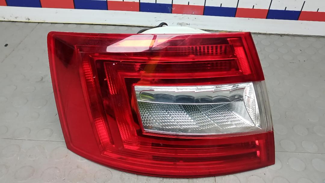 фонарь задний левый Skoda Octavia 3 поколение (A7) 2016, 2.0 л., дизель, МКПП, хетчбэк 5 дв. - фото №1