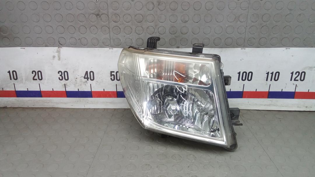 фара правая Nissan Pathfinder 2009, 2.5 л., дизель, АКПП, внедорожник 5 дв.