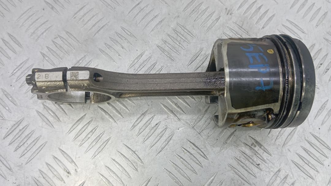 Поршень дизельный Hyundai ix35 1 поколение 2012, 1.7 л., дизель, МКПП, внедорожник 5 дв. - фото №1