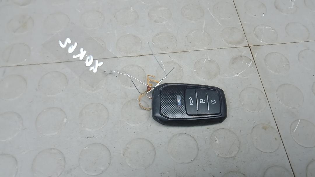 ключ-карта Toyota RAV4 5 поколение (XA50) 2021, 2.5 л., бензин, АКПП, внедорожник 5 дв. - фото №1