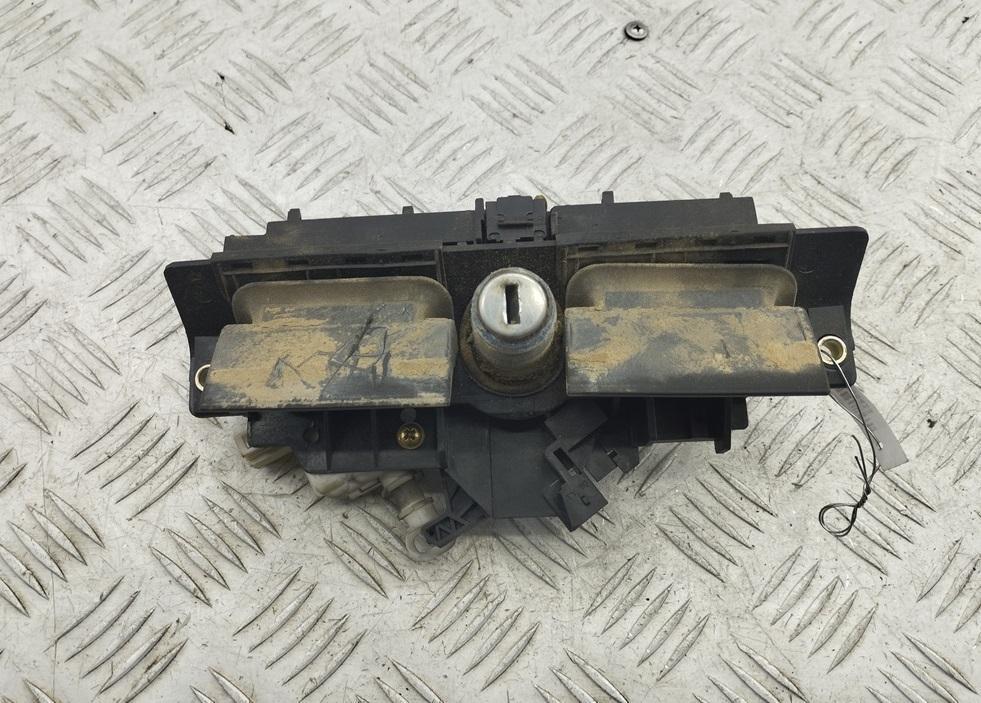 ручка крышки багажника Audi A6 C5 2003, серый, универсал, 8D9827565H