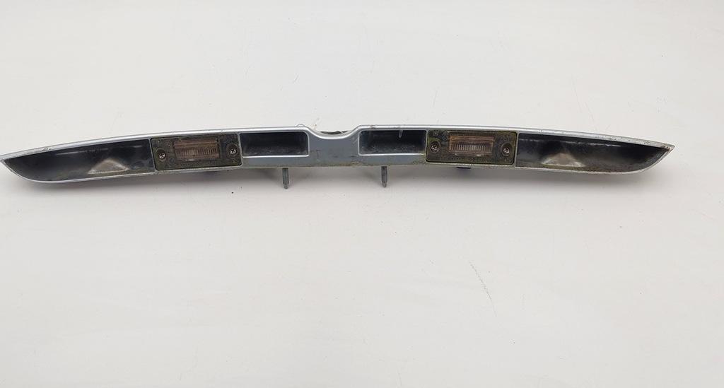 накладка подсветки номера Audi A4 B5 1998, 1.6 л., бензин, МКПП, серый, седан, 8D5827576B