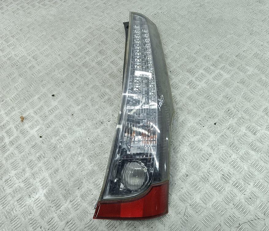 фонарь задний правый Mitsubishi Grandis 2009, 2.4 л., бензин, АКПП, серый, минивэн