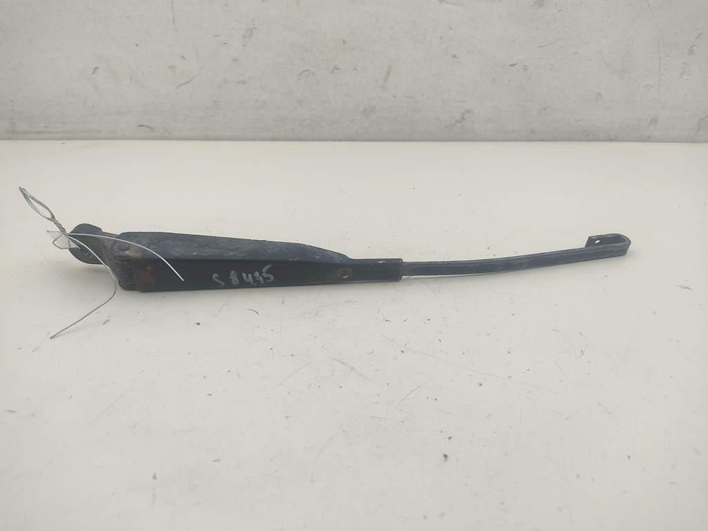 Щеткодержатель (поводок стеклоочистителя) задний Opel Omega B 1996, 2.0 л., бензин, МКПП, зелёный, универсал, 90457809
