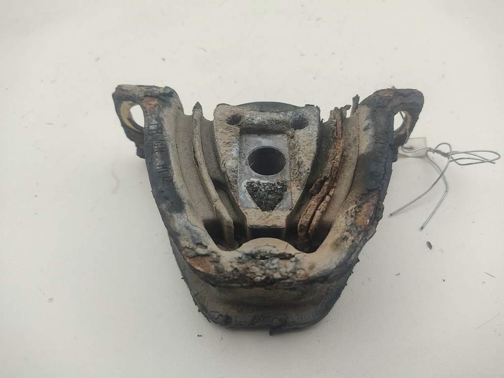 кронштейн (крепление) Opel Omega B 1996, 2.0 л., бензин, МКПП, зелёный, универсал, 90447197