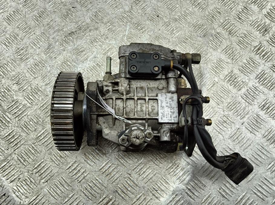 ТНВД Volkswagen Golf-4 2000, 1.9 л., дизель, МКПП, чёрный, хетчбэк 3 дв., 038130107D, 0460404977 - фото №1