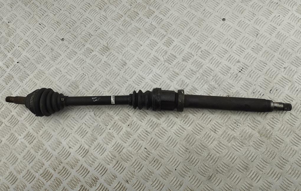 полуось передняя правая (приводной вал, ШРУС) Ford Focus I 1999, 1.8 л., бензин, МКПП, зелёный, универсал - фото №1