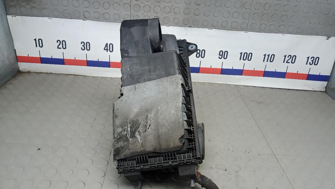 корпус воздушного фильтра Audi Q7 2007, 4.2 л., дизель, АКПП, внедорожник 5 дв.