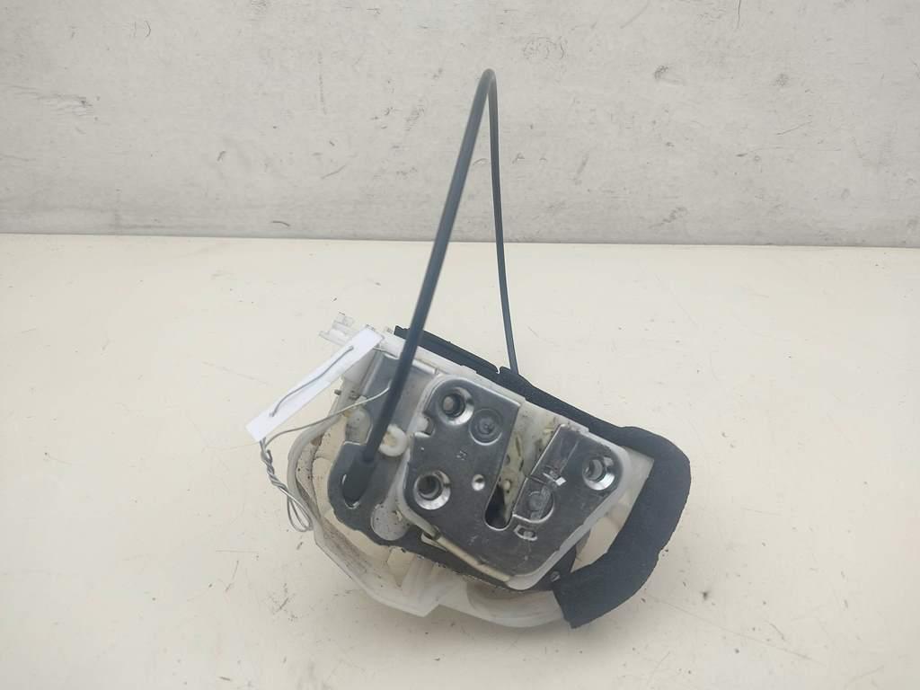 замок двери передней правой Subaru Impreza 2009, 1.5 л., бензин, МКПП, белый, хетчбэк 5 дв.