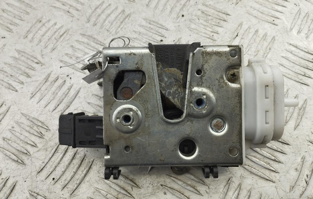 замок двери передней правой Audi 100 C4 1993, 2.5 л., дизель, МКПП, серый, универсал, 4A1837016B - фото №1