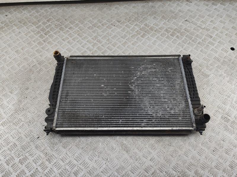 радиатор охлаждения Audi A6 C5 2003, 2.4 л., бензин, АКПП, серый, универсал